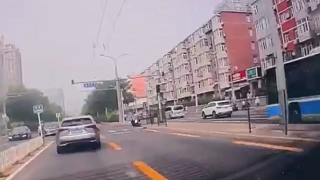 到底谁的责任？铁子们欢迎留下你们的看法！