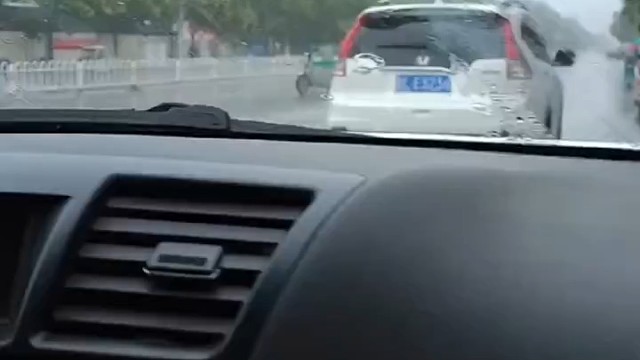 三轮车：我跌跌撞撞奔向你