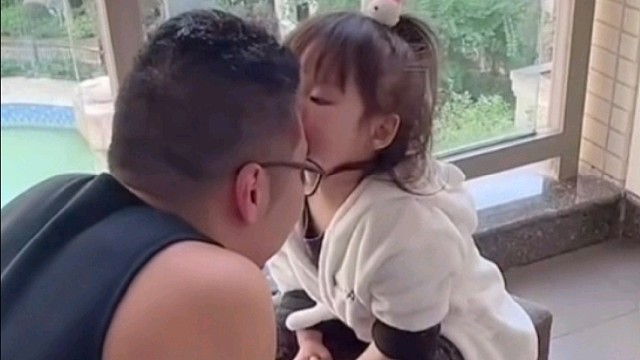 哎，拼了命给自己生了个小情敌