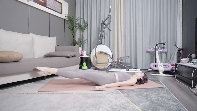 瘦肚子快起慢落一组20个练起来