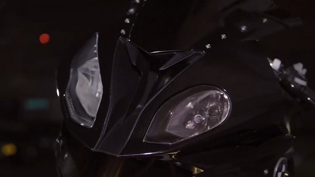 夜袭，出发飙车