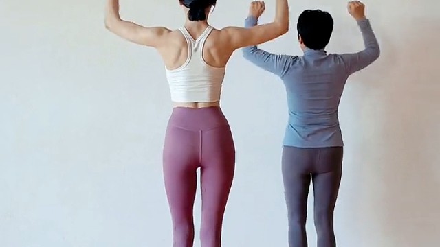 美女瑜伽瘦全身