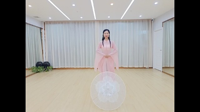 #仪态舞《青城山下白素贞》