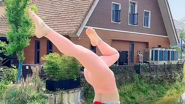 缤纷瑜伽，人气登场，带你走进梦的殿堂。