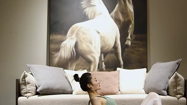 正位练习手肘轮式接触胸闷，姐妹们还有什么想要学习的体式吗#瑜伽