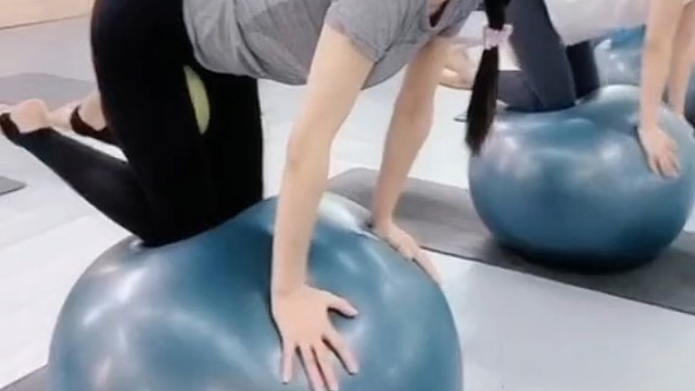 让我带你走进瑜伽世界！