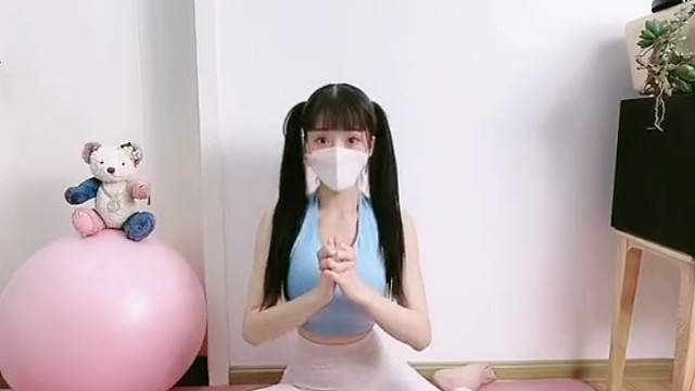 让我带你走进瑜伽世界！