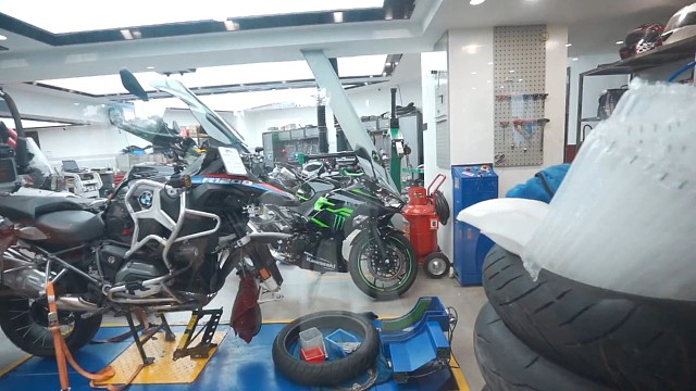 几辆顶级摩托车，该如何选