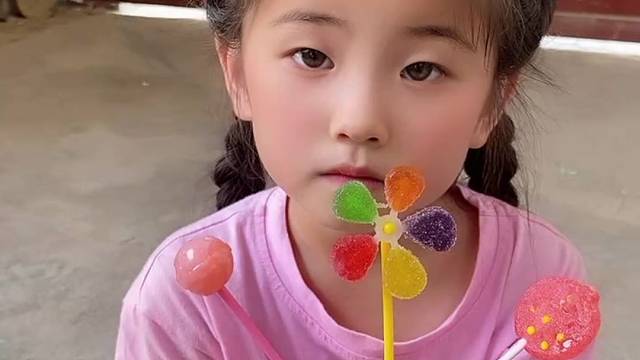 亲子互动游戏，宝贝你看天上飞的是什么