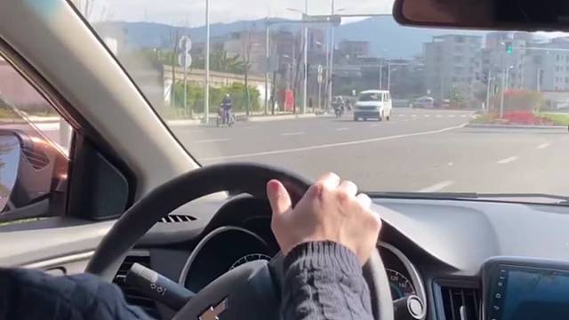 新手开车，五种转弯的技巧。#快说车@快说车(O40300095)