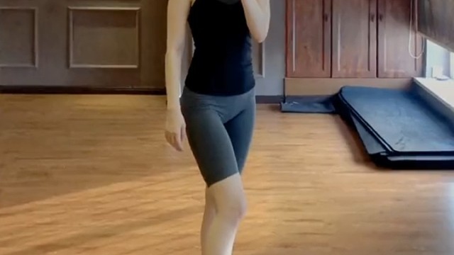 瑜伽日常，记录身材变化。