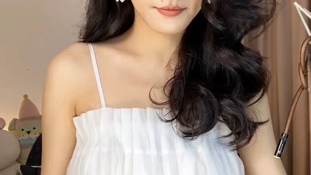 林阿兔，直播前2个小时化妆全过程，从平平素颜着粉动笔，到惊世美颜直播出镜。