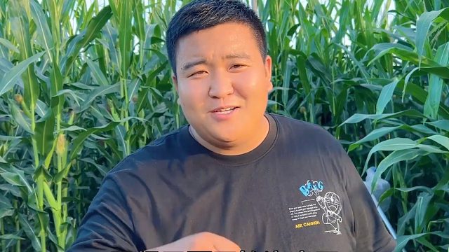 20亩苦瓜销路成难题，婆媳为此争执难分高下，爷俩却在一旁看笑话