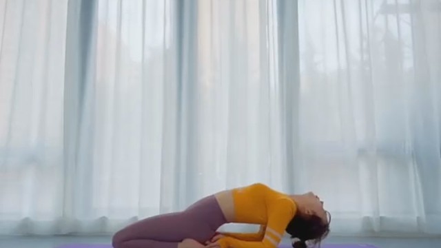 跟我一起来做瑜伽