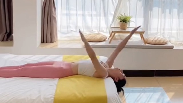 跟我一起来做瑜伽