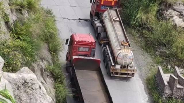 视线不好谨慎驾驶#安全第一