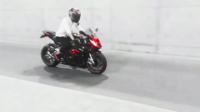 让你们听听油门声