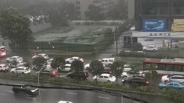 下雨了
