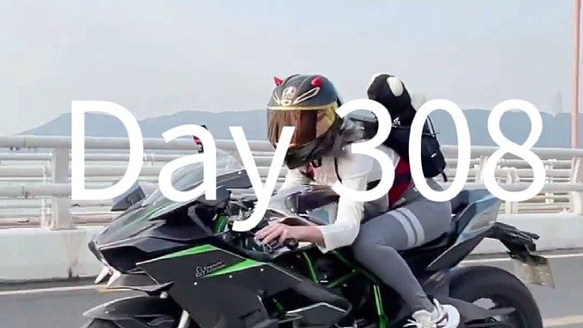 和我一起感受风和自由吧。