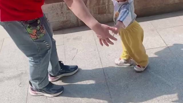 我们学会走路啦！