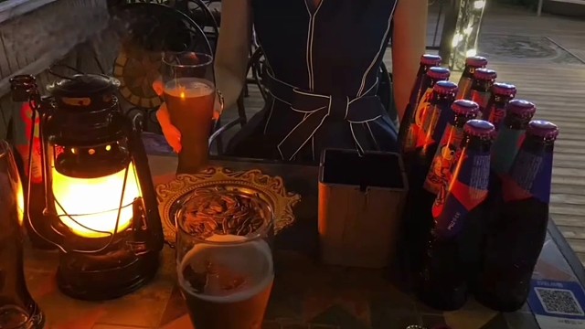 这个大傻der,大中午叫我出来喝酒