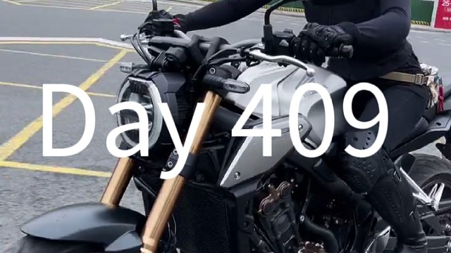 我在努力答应我先别爱上别人好吗#机车女