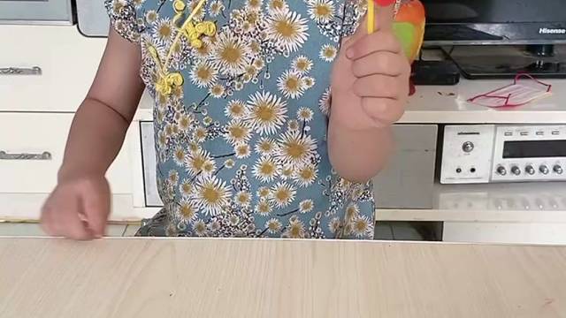 亲子互动游戏，宝贝不给我吃风车糖，我自己做一个