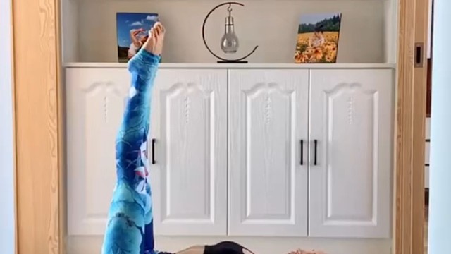 肩倒立——瑜伽