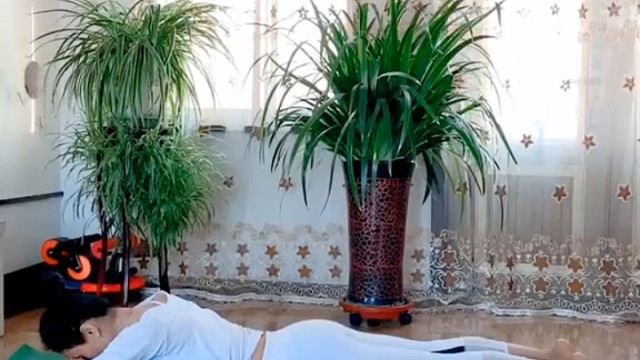 这个动作坚持一分钟，相当于慢跑半小时