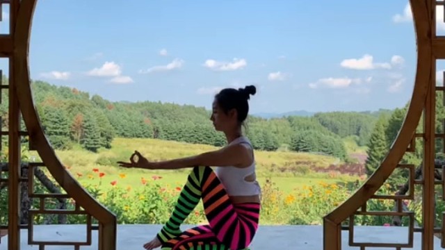 平衡体式，最适合凹造型的瑜伽体式。