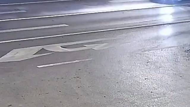 马路中央呼呼大睡半小时？原因竟然是…