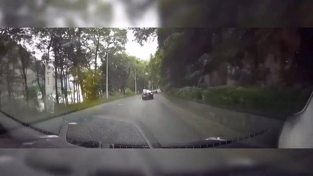 我怎么跑前面去了