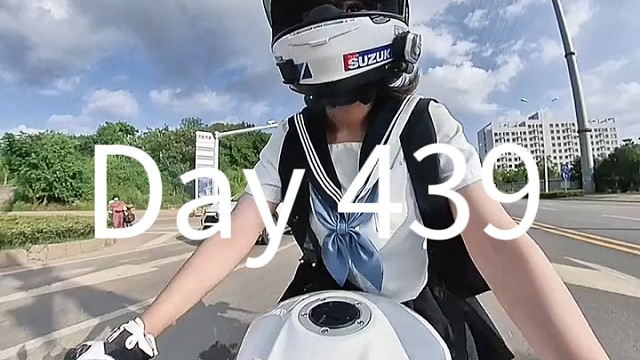 路上碰到了高冷的铁骑..没想到也有可爱的一面！！