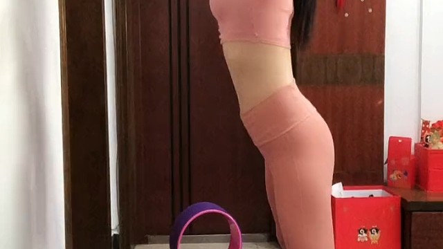 美女瑜伽