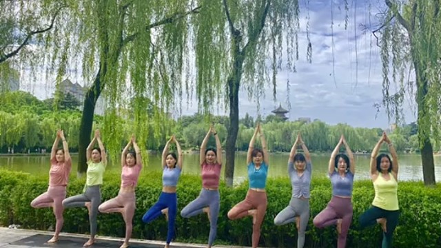 记录瑜伽日常，见证美好身材！