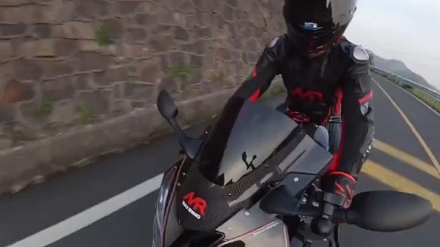 危险动，请勿模仿