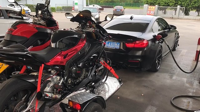 别问我为啥喜欢车，因为我自己都不知道