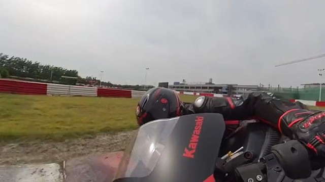 让你们感受下近距离压弯是什么感觉