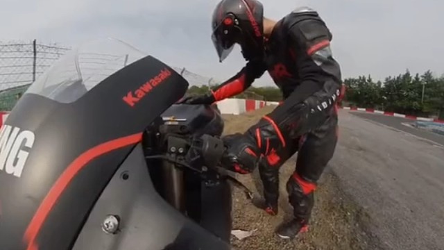 摔了不怕，一个人站起来