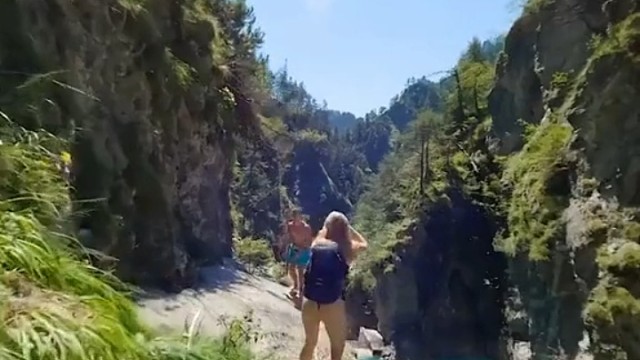 我们的爱过了就不再回来