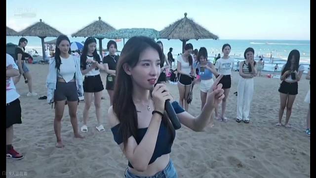 欢宝大战萌萌！