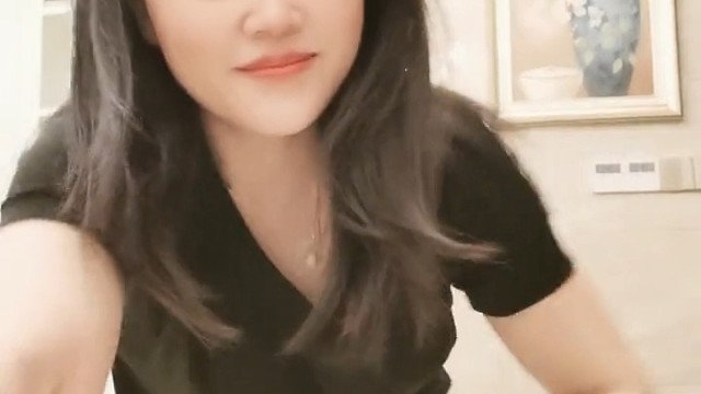 瑜伽美女也有淘气的一面