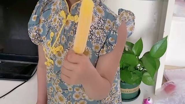 亲子互动游戏，吃个冰棍