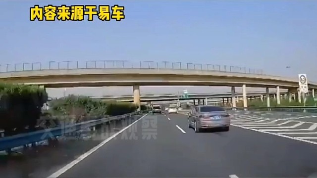 保持车距是个好习惯，你养成了吗？