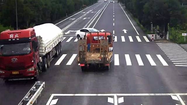 确认安全再转弯