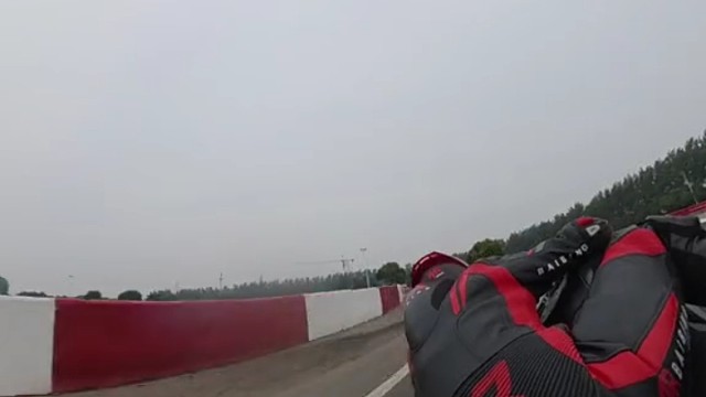 抱紧了，带大家感受下赛车后座