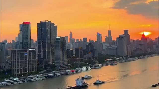 希望在不久的将来，都会跟曾经幻想过的人在一起