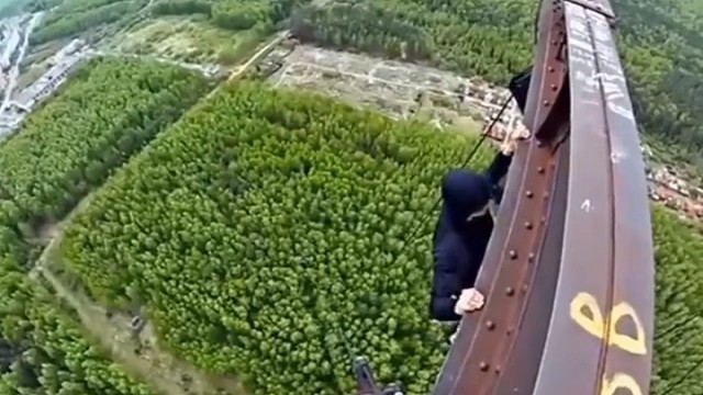 #极限运动#老外真会玩#玩的就是心跳