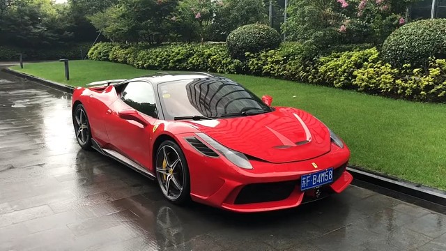 有人问我家里的摩托车和汽车，只能选一个，你会选哪个？