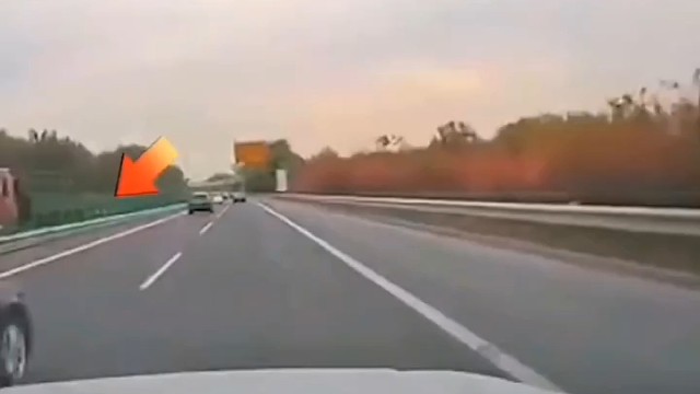 这下被教训了吧